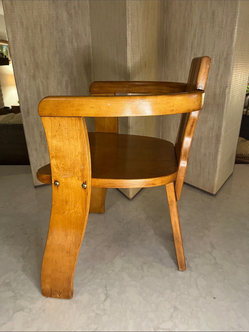 Vintage 1940’s Children’s chair wood unique detailed and curved art deco style - Picture 6 of 7